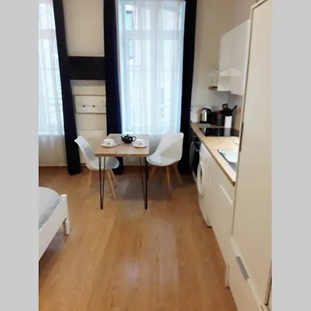 Cosy Idealement Situe Et Bien Equipe *