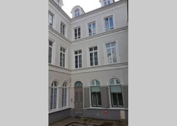 Cosy Idealement Situe Et Bien Equipe شقة *